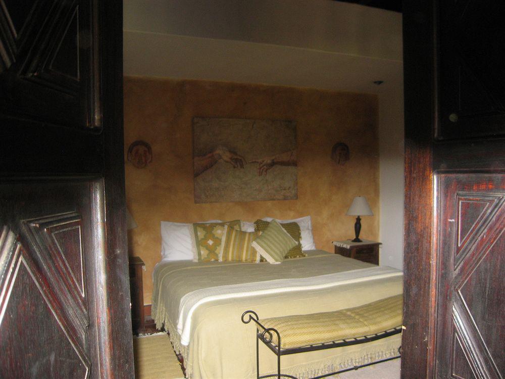 Hotel La Casa De Don Pedro à Antigua Extérieur photo